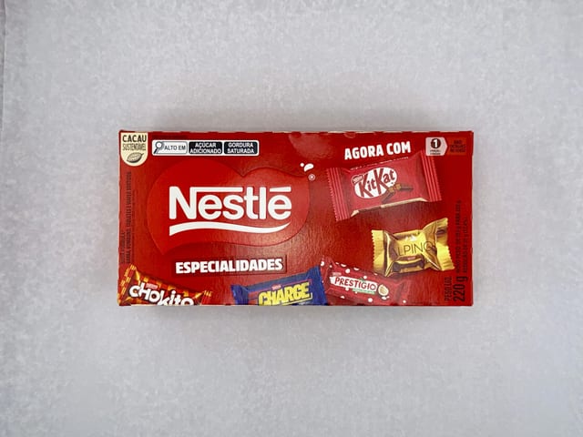 Nestle Especialidades Chocolate Box.
