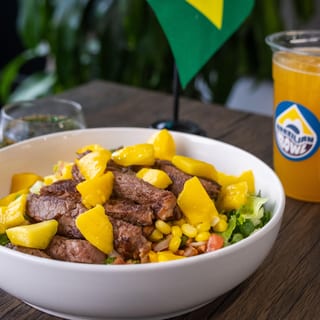 STEAK & MANGO SALAD